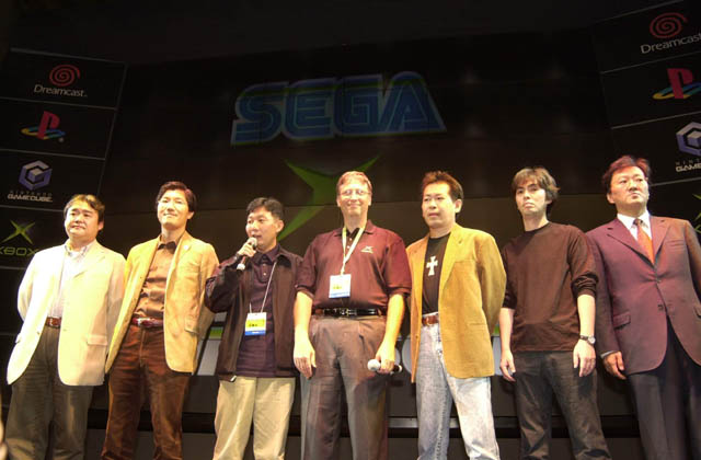 bill gates trên sân khấu với các giám đốc điều hành